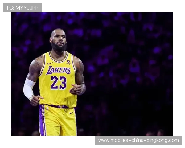 詹姆斯组织能力爆发,湖人将比赛节点掌握手中