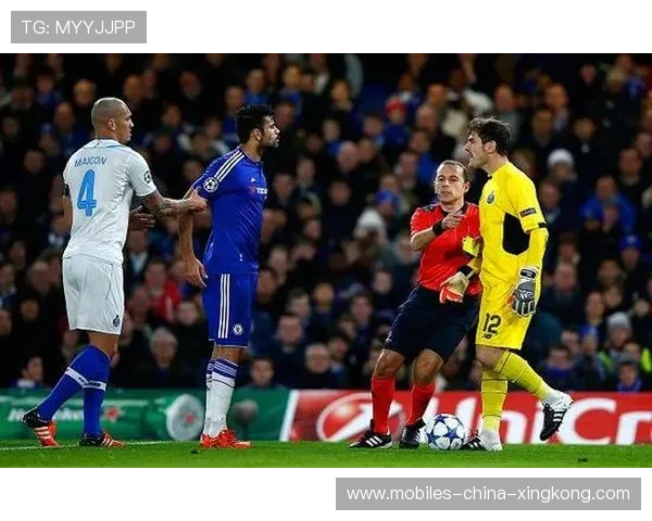 波尔图佩佩后点头槌破门经验依旧在线，惊艳世界足坛